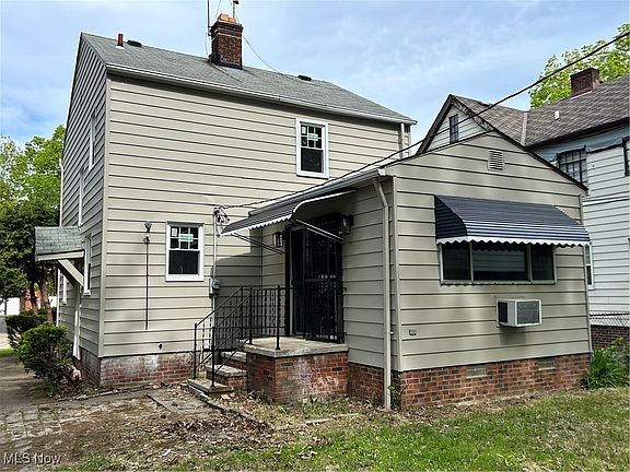 5th image of 884 Eloise Dr