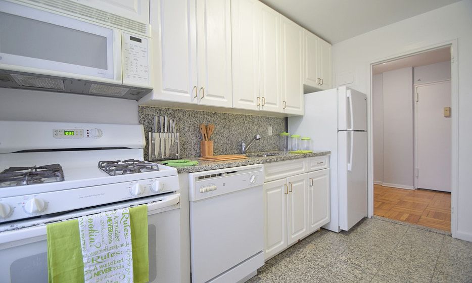 Drake House - Kitchen - 207-03B
