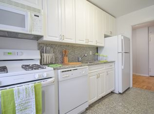 43 Davenport Ave APT 03C, New Rochelle, NY 10805