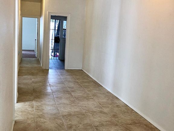 3rd image of 533 W 48th St