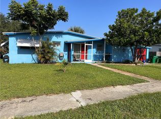 874 Dolores St, Sebastian, FL 32958