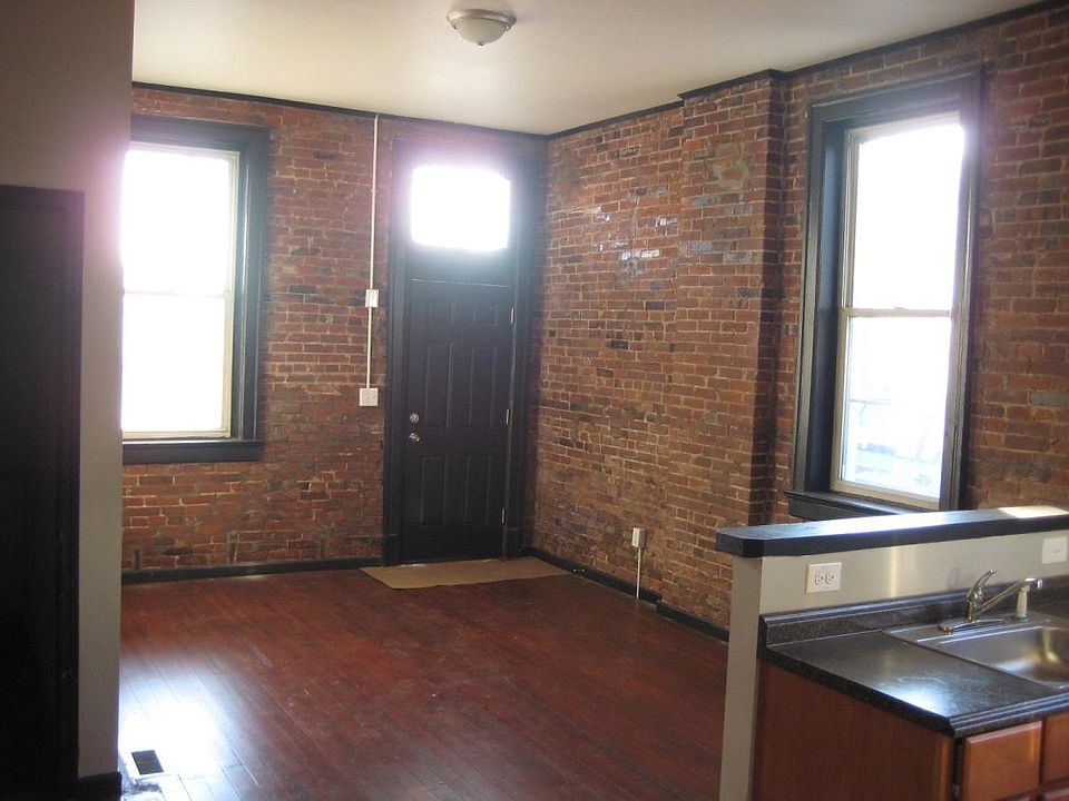 1st image of 3916 Clayton Ave Floor 2