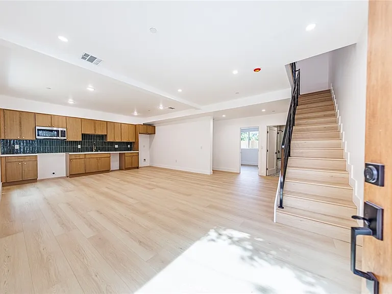 1065 S Corning St #C — Photo 7