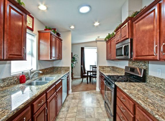 5th image of 46 Nandina Dr
