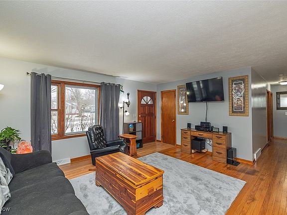 2nd image of 4000 Ganyard Ave
