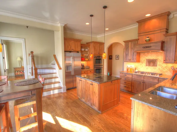 114 Hammersmith Farms Ln, Mooresville, NC 28117