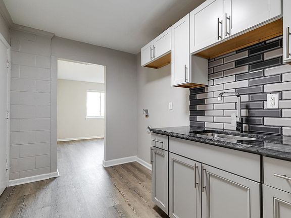 3rd image of 1901 Whitcomb St #1909-5