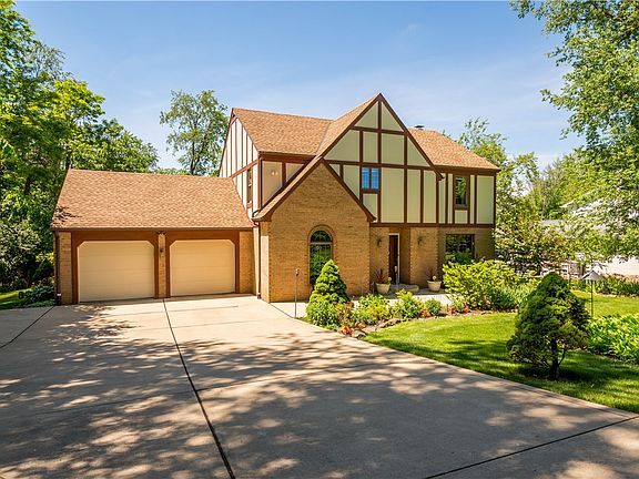 3rd image of 260 Chapel Dr