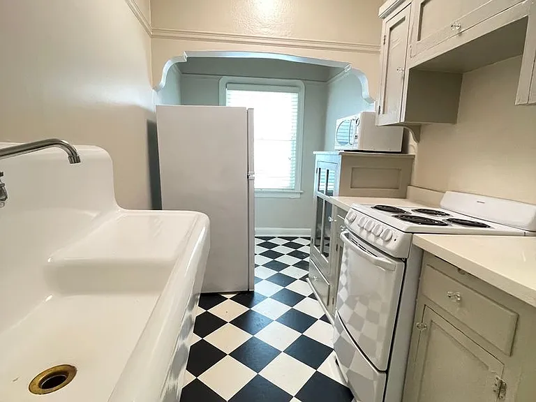 1705 N Street — Photo 22