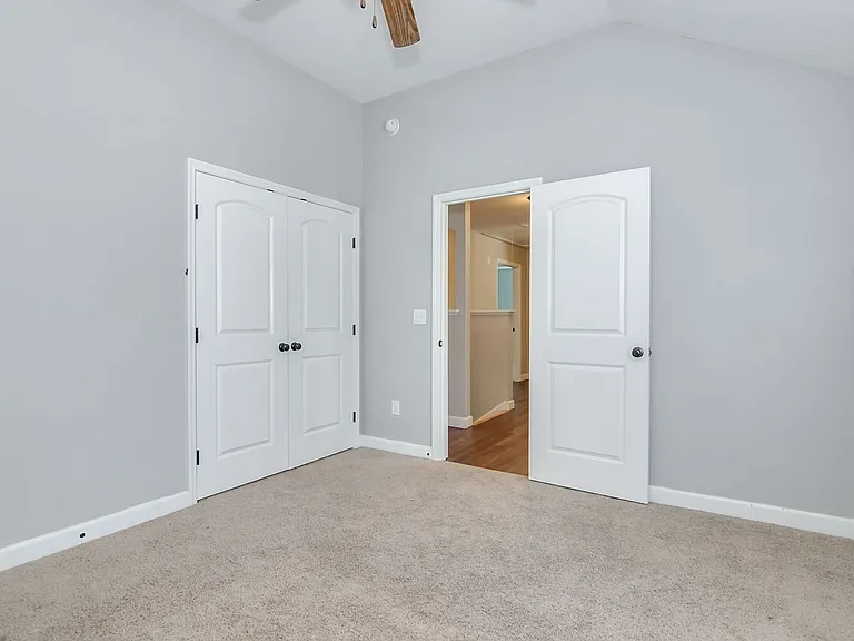 511 Sebastian Dr — Photo 38