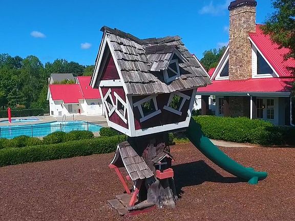 5th image of 910 Paint Horse Dr