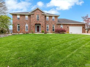 388 Northridge Rd, Columbia, IL 62236