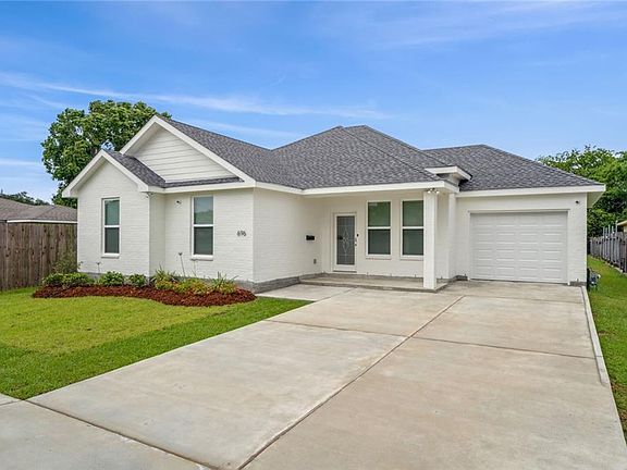 2nd image of 696 Newport Cir