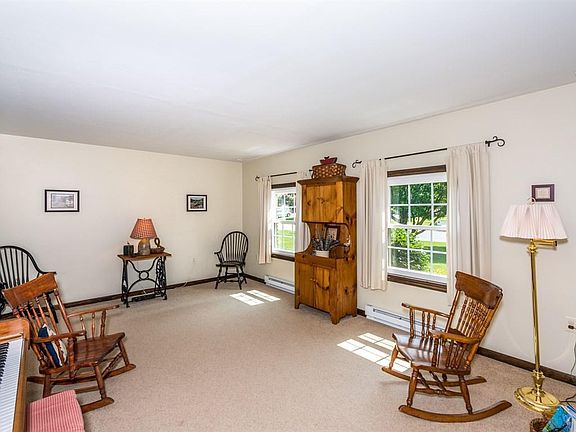 5th image of 768 Eastside Dr