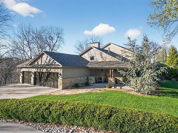 2nd image of 235 Hillcrest Rd W