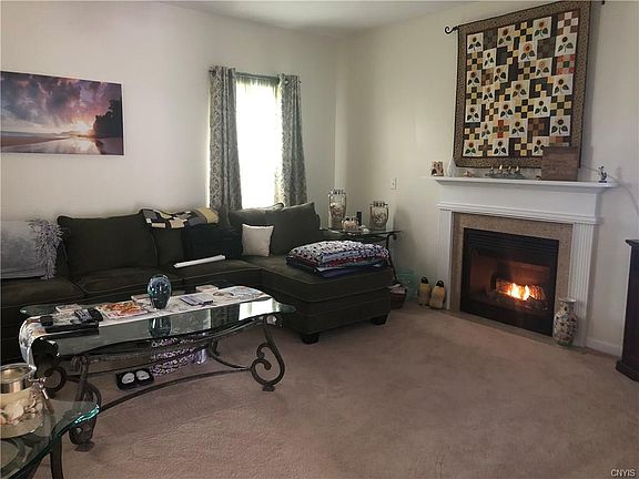 4th image of 3195 Greenleafe Dr N
