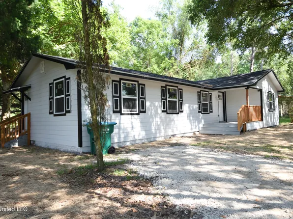 3604 Suter Rd, Gautier, MS 39553