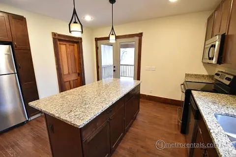 172 N Washington St — Photo 10