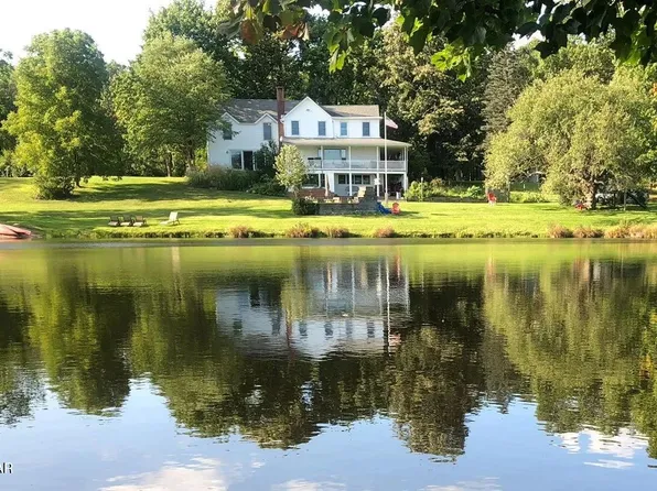 272 & 270 Heaters Hill Rd, Matamoras, PA 18336