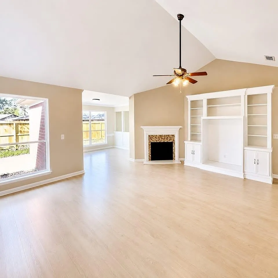 3 bed, 2.0 bath, 1668 sqft, $1,950 — Photo 3