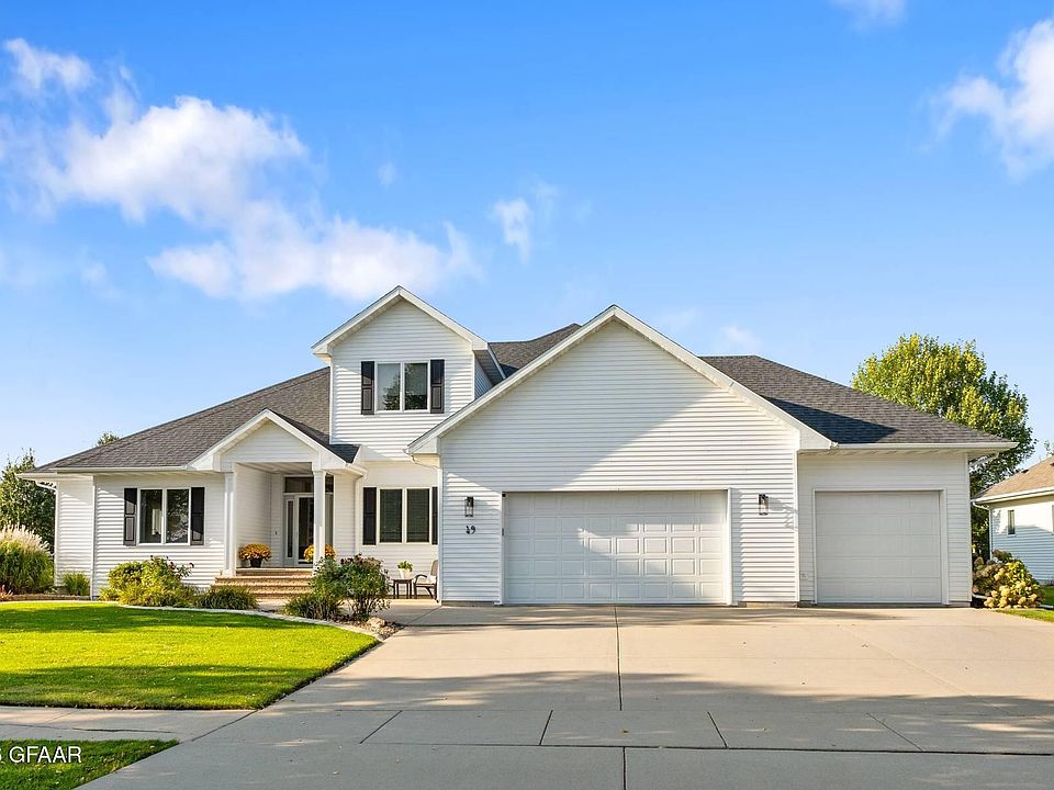 1st image of 49 Desiree Dr
