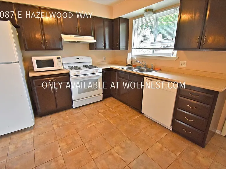 2087 E Hazelwood Way — Photo 18