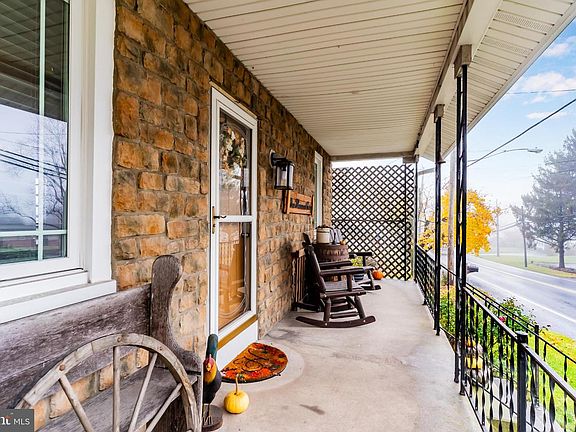 3rd image of 1060 Dry Tavern Rd