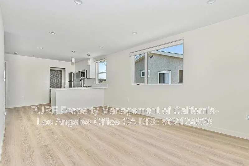 2 bed, 2.0 bath, 705 sqft, $2,995 — Photo 4