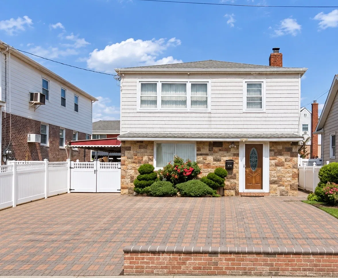 1 bed, $2,000 — Photo 1