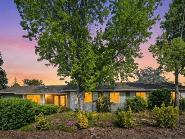 12100 Saraglen Dr, Saratoga, CA 95070