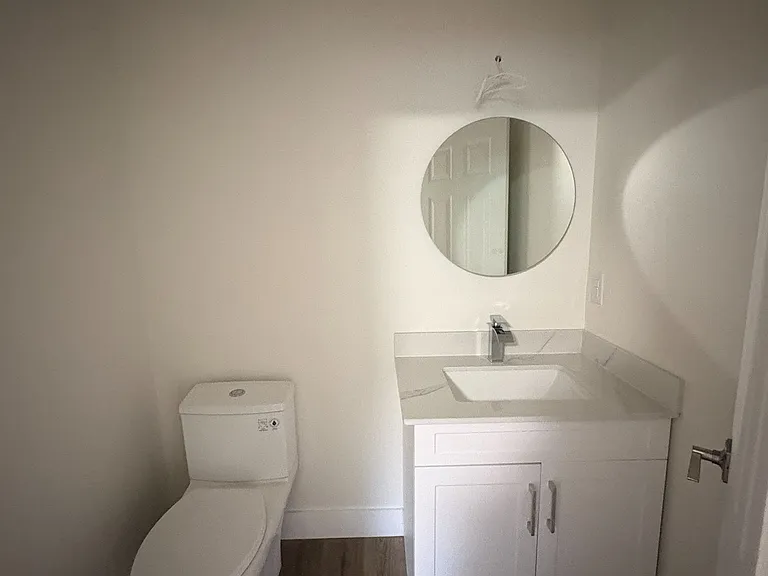 145 Riverhead Dr #BASEMENT — Photo 10