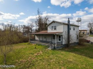 518 Flatt Spur Rd, Jamestown, TN 38556