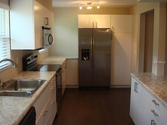 4th image of 3810 Feather Dr