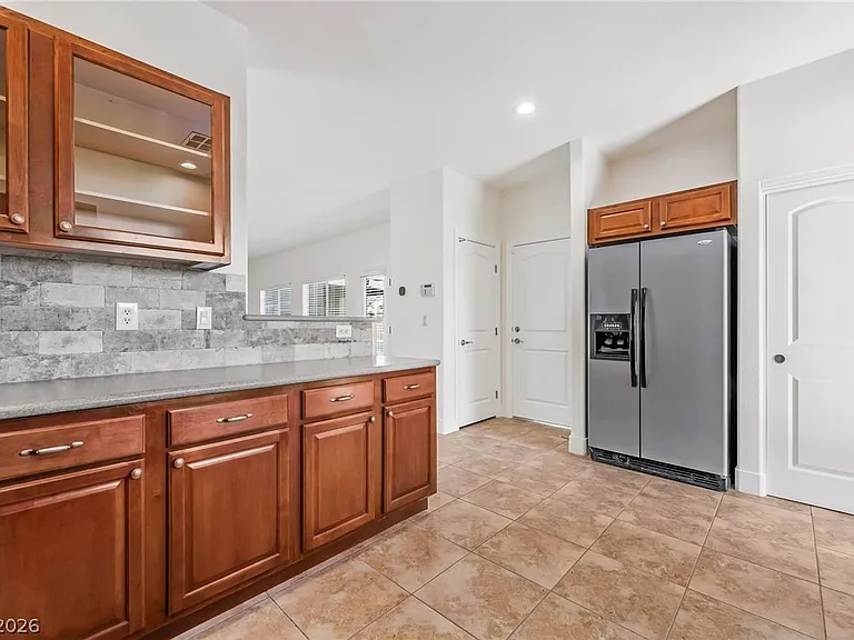 9372 Glendora Valley St — Photo 10