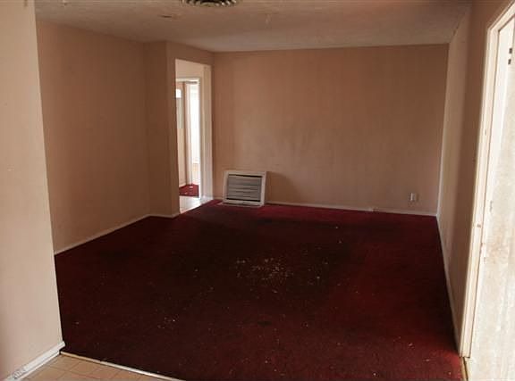 2nd image of 13700 Kagel Canyon St