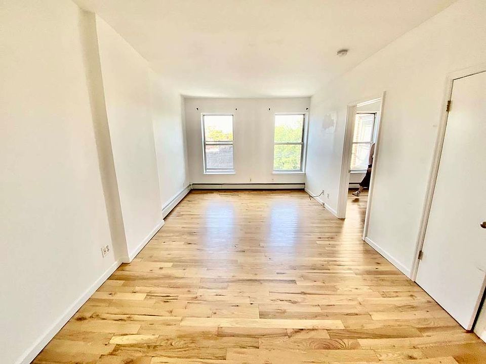 1st image of 419 Myrtle Ave #4E