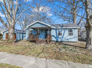 513 W Spruce St, Chatham, IL 62629