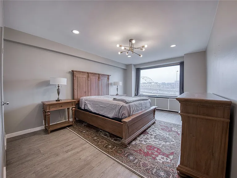 320 Fort Duquesne Blvd #4E — Photo 30