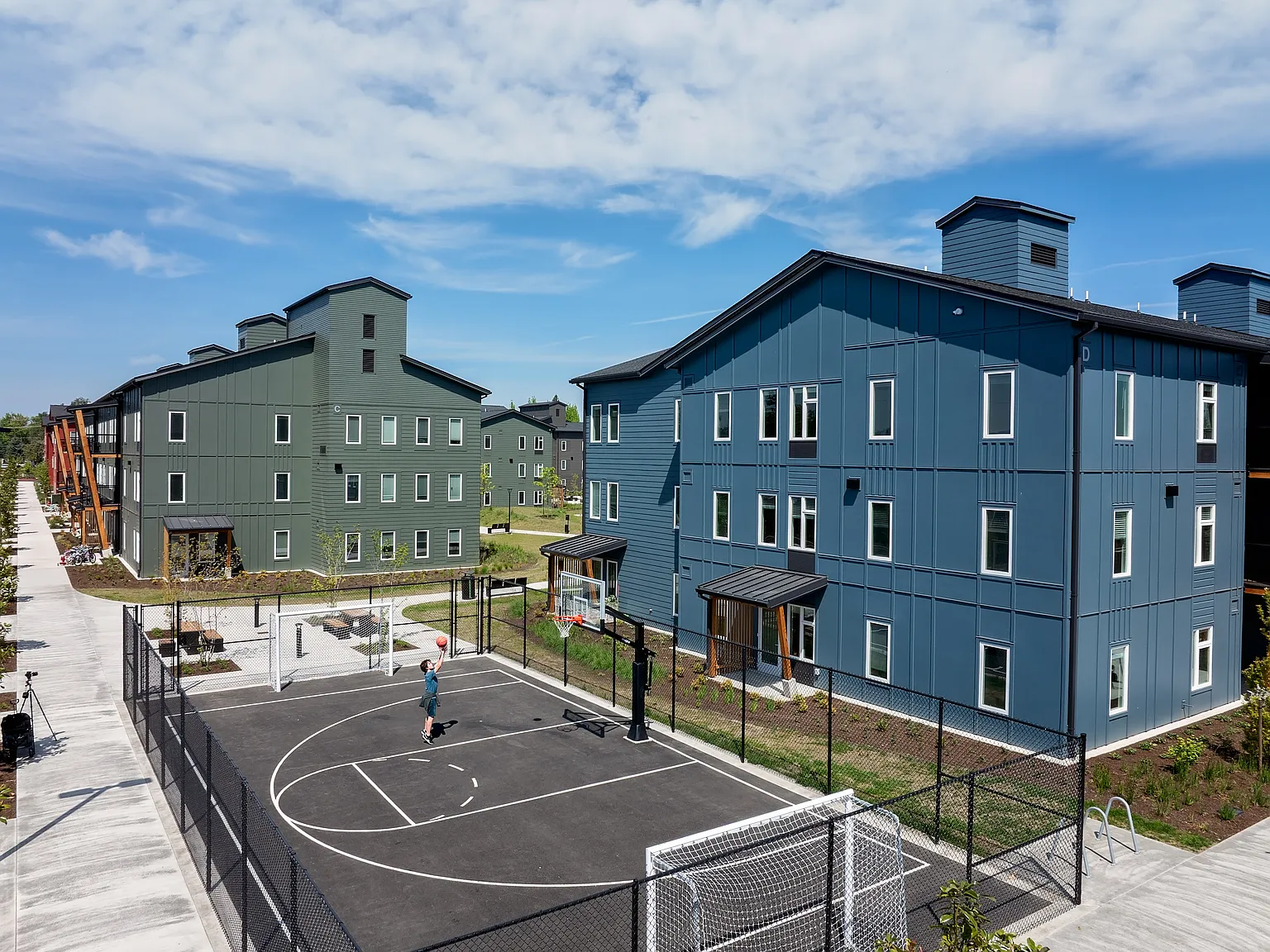 2 bed, 887 sqft, $1,499 — Photo 1