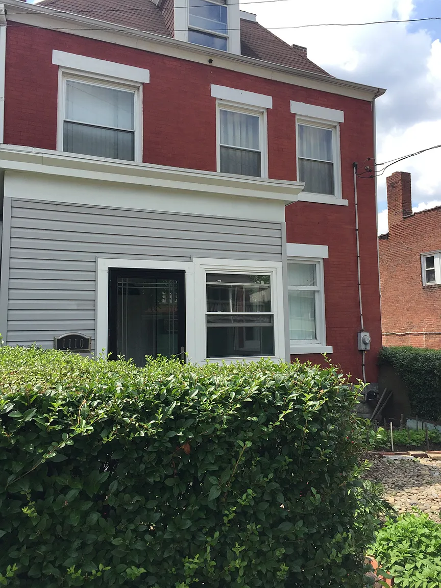 1110 Greenfield Ave photo 1