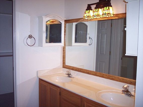 5th image of 1001 N Pasadena St Unit 155