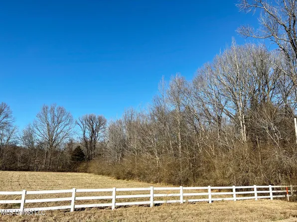 22.9 Country Club Rd, Senatobia, MS 38668