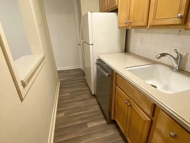 2805 NE Expy NE #C14 — Photo 1