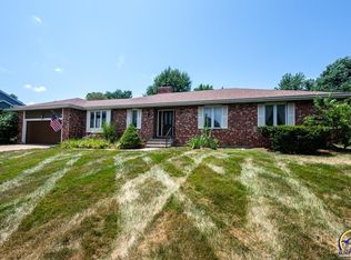 3907 SW Canterbury Town Rd, Topeka, KS 66610