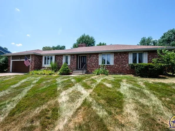 3907 SW Canterbury Town Rd, Topeka, KS 66610