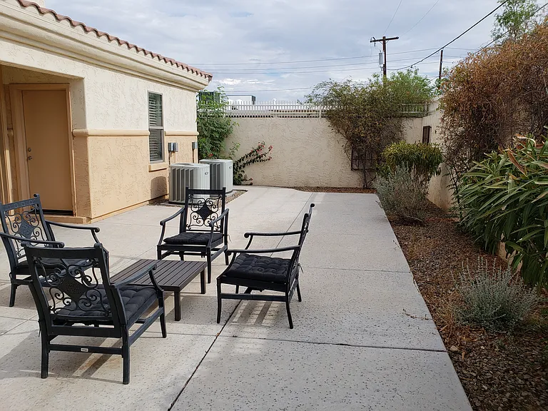 1415 S Newberry Ln — Photo 30