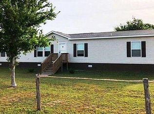 1613 Givens Rd, Victoria, TX 77905