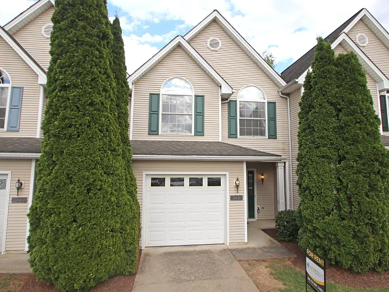 2411 Avonlea Ln — Photo 1