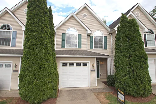 2411 Avonlea Ln Photo 1