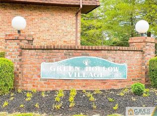 1811 Green Hollow Dr, Iselin, NJ 08830